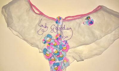 Lady-garden-pants-of-empowerment